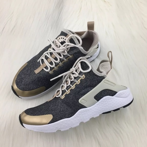 nike huarache ultra se women's